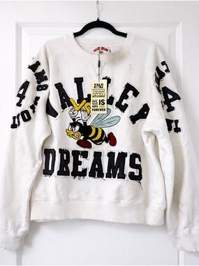 Yale Forever White Sweatshirt with Bee Graphic